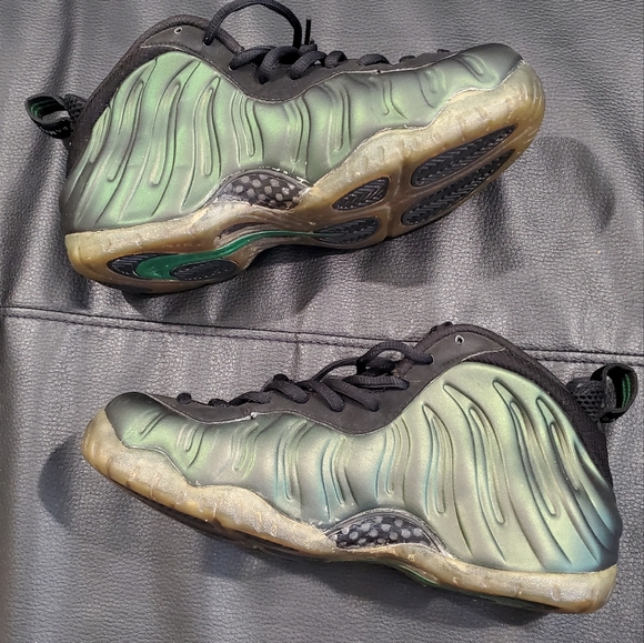 Nike Other - pine green nike foamposite sneakers womens 9